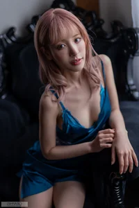 Explore the Vibrant Summer Aesthetic of Kana Momonogi in the Exclusive Graphis SUMMER SPECIAL 2020 Change Part02 Photo Collection-2