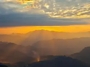 Ta Xua Cloud Hunting: An Unforgettable Experience Amidst Majestic Northwest Sea of Clouds – Discover Hidden Beauty.-1