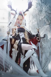 Stunning Arknights Viviana Rost Cosplay by Yi Qian Zhi Mao Bo He: The Candle Knight (13P Image Gallery)-2