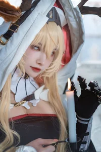 Stunning Arknights Viviana Rost Cosplay by Yi Qian Zhi Mao Bo He: The Candle Knight (13P Image Gallery)-3