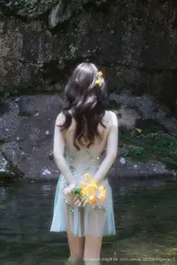 XiuRen No 10756 Enchanting Yin Tian Tian Sunny A Muse Amidst Serene Nature Captivating Beauty-16