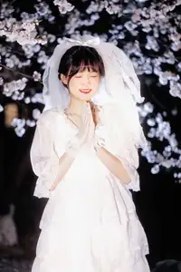 YiTuYu Vol. 8635: Ren Hai Bu's Dreamy White Dress Amidst Blossoms-10