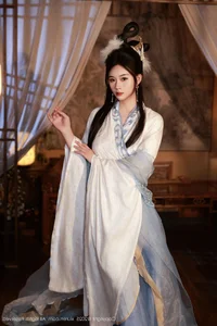 Ethereal Moonlight: Nan Qiao’s Captivating Mid-Autumn Fashion Editorial-4