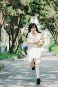 Charming Qi E Luo Bo Guai in YiTuYu Vol.8726: Pure Beauty in an Old Setting-12