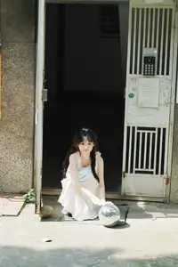 Charming Qi E Luo Bo Guai in YiTuYu Vol.8726: Pure Beauty in an Old Setting-13