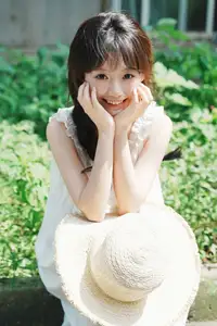 Charming Qi E Luo Bo Guai in YiTuYu Vol.8726: Pure Beauty in an Old Setting-11