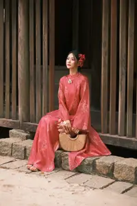 Graceful Ao Dai: Traditional Vietnamese Beauty Adorned with Fresh Flowers-7