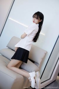 XiuRen No.10067 Ying Tao Xiao Lan Zi: Youthful Elegance in Casual Fashion-11