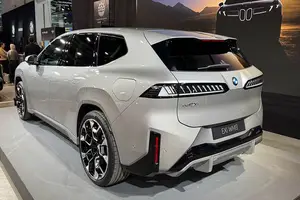 Discover the All-New Electric BMW iX3: AI Virtual Assistant and Smart Interaction Technology-12