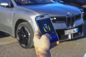 Discover the All-New Electric BMW iX3: AI Virtual Assistant and Smart Interaction Technology-1