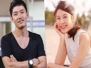 Radiant Ageless Beauty: South Korean Actress Kim Ha Neul Stuns with Youthful Elegance and Timeless Style in Latest Appearance-6