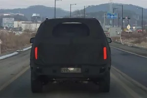 Exclusive Preview: The Futuristic 2027 Hyundai Santa Fe Facelift Redefines Modern Luxury SUV Design and Performance-7