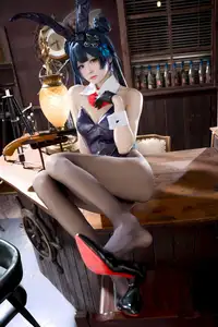 Coser Jiu Qi Miao Transforms into Ryūka Fisaki Bunny Girl: A Dazzling Blue Archive Cosplay-27