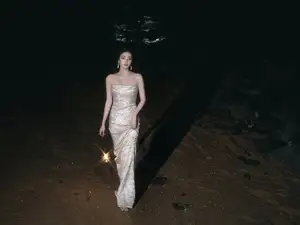 Bailu Shines Mystically with Light: Captivating Beauty in the Night, Igniting Curiosity-9