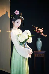 Tu Ya W in YiTuYu Vol.8680: Classical Beauty & Peony Elegance-1