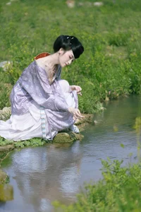 YiTuYu Art Language Vol.9274: Ethereal Purple Aesthetic Photography Featuring Model Liu Lian Niu Nai (27P)-10