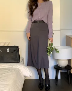 2026 Long Skirt Trends: Elegant Maxi and Midi Skirt Outfit Ideas for the Modern Woman to Stay Stylish All Year Round-5