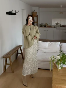 2026 Long Skirt Trends: Elegant Maxi and Midi Skirt Outfit Ideas for the Modern Woman to Stay Stylish All Year Round-2