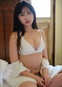 Discover the Captivating Charm of Hinata Matsumoto in "Uruwashi no Charman" Digital Photo Book - JP Exclusive-11