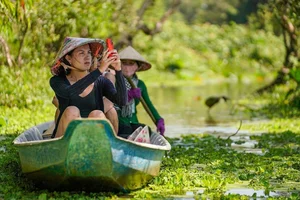 Discover the Cultural Heritage of An Giang: A Journey Through Vietnam’s Mekong Delta Community Tourism and Traditional Craft Villages-0
