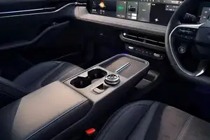 Discover Ford Mondeo 2026: Debuts in the billion-person market with stunning Mustang-inspired design.-6