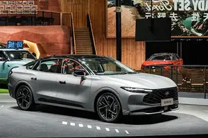 Discover Ford Mondeo 2026: Debuts in the billion-person market with stunning Mustang-inspired design.-0