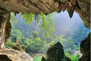 Majestic Waterfall Beauty: Explore Pristine Nature in Vietnam's National Parks-4