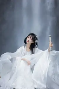 Ethereal Traditional Beauty: Qi Luo Sheng De Xiao Su Su amidst a Majestic Waterfall | YiTuYu Vol.8732-11
