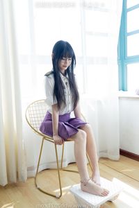 BoBoSocks No.538: Elegant Chinese Model in Mini Skirt, High Heels, and Crystal Socks-4