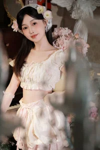 Elegant Portrait Photography: YiTuYu Art Language Vol.9222 featuring Suan Nai Jia Xin Hao Hao Ci – Stunning 18-Image Aesthetic Collection-12