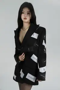 Jing Zi's Elegant Allure: Discover YiTuYu Vol.8698 Collection's Mysterious Black Style-28