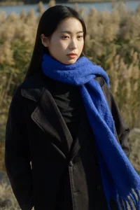 Ethereal Winter Lakeside Portrait Session with Ban Ge Yue Liang: YiTuYu Art Language Vol.9334 Aesthetic Photography Collection-4