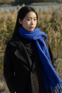 Ethereal Winter Lakeside Portrait Session with Ban Ge Yue Liang: YiTuYu Art Language Vol.9334 Aesthetic Photography Collection-1