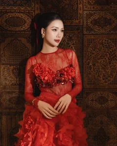 Stunning Miss and Runners-up grace the VUNGOC&SON red carpet-6