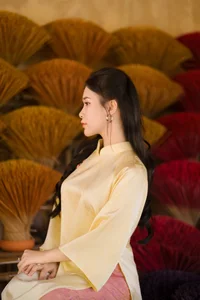 Elegant Pink Vietnamese Ao Dai: Traditional Spring Fashion and Cultural Travel Photography Inspiration-6