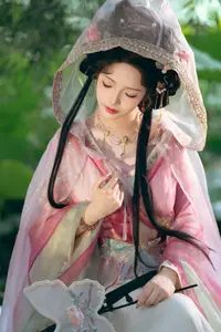 Coser Wen Mei Bu Jiang Dao Li - Mid-Autumn Festival: Ethereal Hanfu Beauty Amidst Serene Landscapes-20