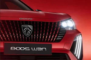 New Peugeot 2008 Iconic Limited: Sleek Design, Advanced Tech, and the Ultimate Compact SUV Experience for Modern Drivers-4