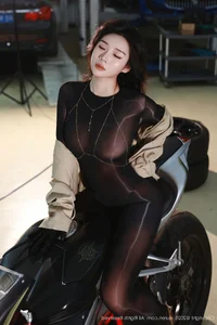 Nan Qiao XiuRen No.10788: Bold Elegance Meets Industrial Power in a Stunning Visual Story-1