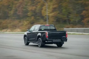New Isuzu D-Max Plug-in Hybrid 2027: A Powerful PHEV Pickup Set to Challenge the Ford Ranger and BYD Shark-9