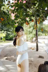 Usa Hiiragi's Youthful Charm: Exclusive Gravure from Young Champion - JP Usa Hiiragi-80