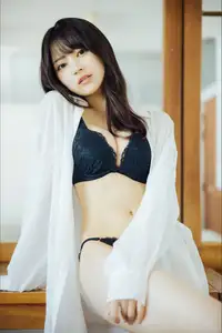 Usa Hiiragi's Youthful Charm: Exclusive Gravure from Young Champion - JP Usa Hiiragi-23