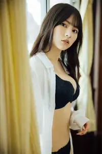 Usa Hiiragi's Youthful Charm: Exclusive Gravure from Young Champion - JP Usa Hiiragi-1