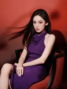 VGU No.184: Embracing Glamour and Elegance in a Stunning Purple Halter-neck Dress-2