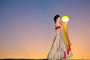 Stunning Mountain Sunset Photography: Xiao Du Tong Xue in YiTuYu Art Language Vol.9311 – Golden Hour Aesthetic and Scenic Travel Inspiration-1