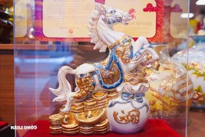 Exquisite Handcrafted Bat Trang Ceramic Horse Statues: Unique Vietnamese Zodiac Art for the Year of the Horse 2026-8