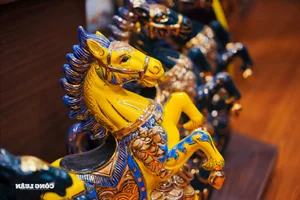 Exquisite Handcrafted Bat Trang Ceramic Horse Statues: Unique Vietnamese Zodiac Art for the Year of the Horse 2026-4