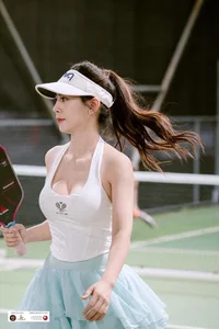 Pickleball Chic: How Yen Xoi Blends Athleticism With Effortless Elegance On Court-2