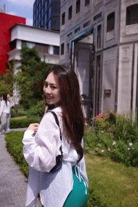 Pickleball Chic: How Yen Xoi Blends Athleticism With Effortless Elegance On Court-6