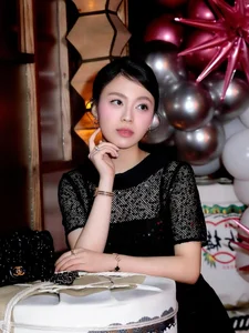 The Elegant Grace of Son Kim Heiress Ruby Khanh Linh-2
