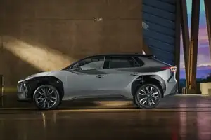 Toyota bZ4X: New Electric SUV from 1.2 Billion VND in Southeast Asia, Will it Come to Vietnam?-0